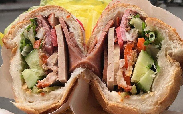 Start your Hanoi Travel with a flavorful bite